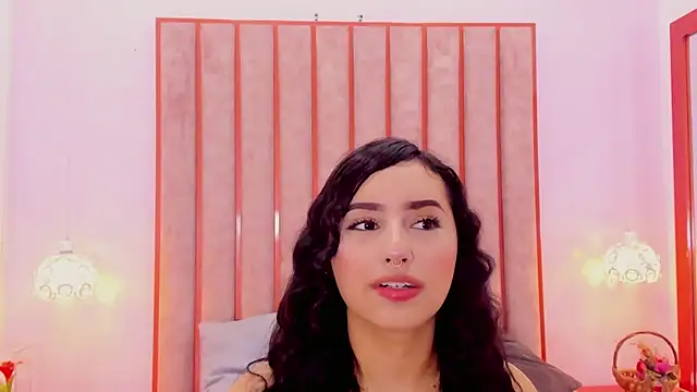 Snapshot of Zoe_Monrow chatting on May 30, 12:35 pm Zoe Monrow online show from May 30, 12:35 pm