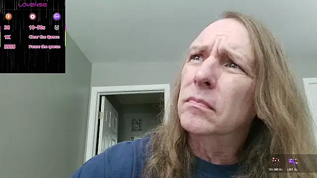 Snapshot of Magnus_Luv chatting on May 28, 4:48 pm Magnus Luv online show from May 28, 4:48 pm