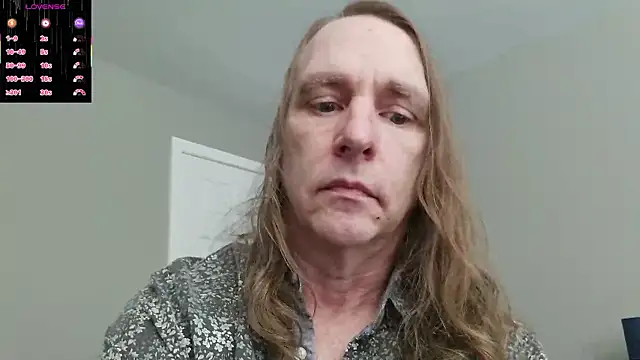 Snapshot of Magnus_Luv chatting on June 2, 6:43 pm Magnus Luv online show from June 2, 6:43 pm