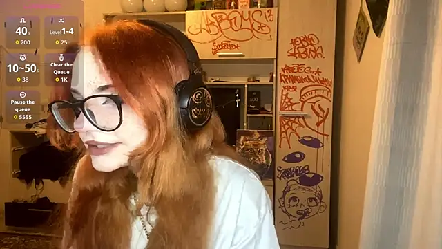 Snapshot of RedHeadCat chatting on May 28, 9:34 pm RedHeadCat online show from May 28, 9:34 pm