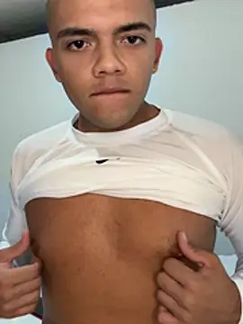 ThomasHornny online show from May 9, 5:01 am