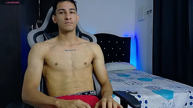 Snapshot of JakeMonroe chatting on May 26, 2:46 pm JakeMonroe online show from May 26, 2:46 pm