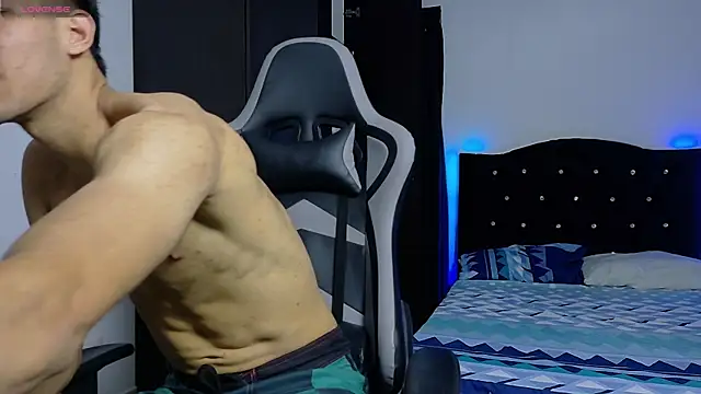 Snapshot of JakeMonroe chatting on June 11, 9:02 pm JakeMonroe online show from June 11, 9:02 pm