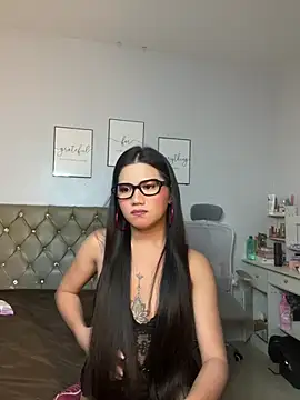 Snapshot of JassmineLove chatting on July 16, 4:35 pm JassmineLove online show from July 16, 4:35 pm