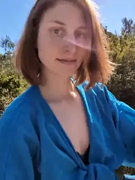 Snapshot of Julialexxxx chatting on April 5, 8:55 am Julialexxxx online show from April 5, 8:55 am