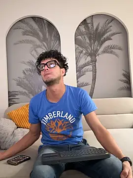 Snapshot of dexterlab_be chatting on April 7, 7:58 pm dexterlab be online show from April 7, 7:58 pm