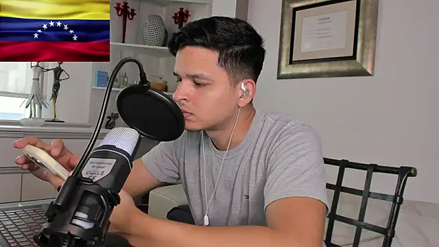 matrix1998 online show from April 6, 10:00 pm