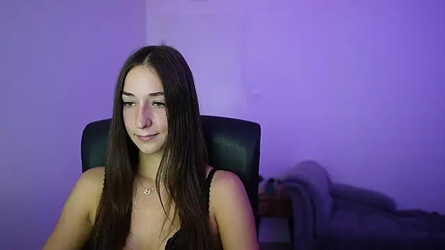 Crystalbrunette18 online show from July 16, 1:17 pm