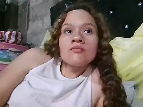Snapshot of JennifferJilson chatting on April 16, 11:40 pm JennifferJilson online show from April 16, 11:40 pm