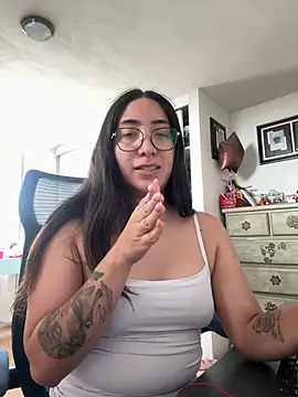 Snapshot of vampiralatina chatting on May 13, 4:59 pm vampiralatina online show from May 13, 4:59 pm