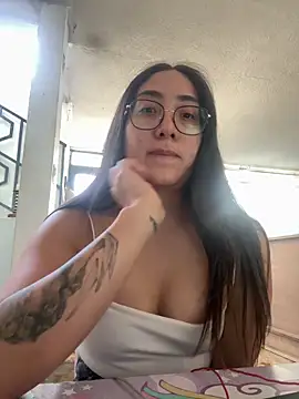 Snapshot of vampiralatina chatting on May 14, 5:20 pm vampiralatina online show from May 14, 5:20 pm