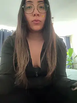 Snapshot of vampiralatina chatting on May 20, 5:41 pm vampiralatina online show from May 20, 5:41 pm