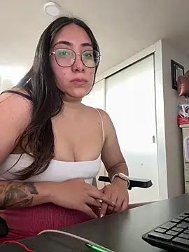 Snapshot of vampiralatina chatting on May 25, 5:41 pm vampiralatina online show from May 25, 5:41 pm