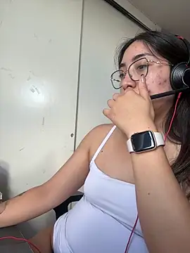 Snapshot of vampiralatina chatting on June 12, 6:18 pm vampiralatina online show from June 12, 6:18 pm