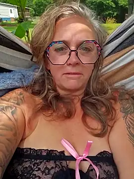 Blondejenn online show from May 5, 4:26 pm