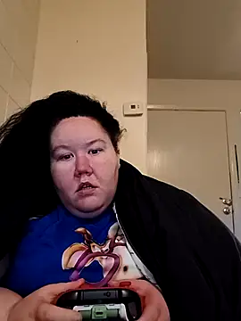 Snapshot of hisalphaqueen27 chatting on April 18, 12:47 am hisalphaqueen27 online show from April 18, 12:47 am