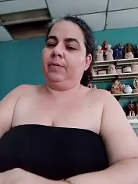 Snapshot of Golositadeamor chatting on May 15, 8:27 pm Golositadeamor online show from May 15, 8:27 pm