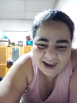 Snapshot of Golositadeamor chatting on May 17, 6:59 pm Golositadeamor online show from May 17, 6:59 pm