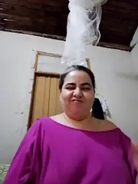 Snapshot of Golositadeamor chatting on June 21, 10:12 pm Golositadeamor online show from June 21, 10:12 pm