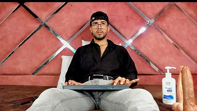 RodrigoColby2 online show from June 25, 3:28 am
