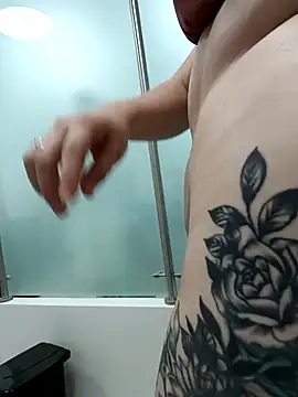 Snapshot of Miaesmeralda chatting on April 15, 6:26 pm Miaesmeralda online show from April 15, 6:26 pm