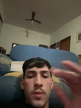 Snapshot of Dilofauro chatting on April 6, 2:42 am Dilofauro online show from April 6, 2:42 am