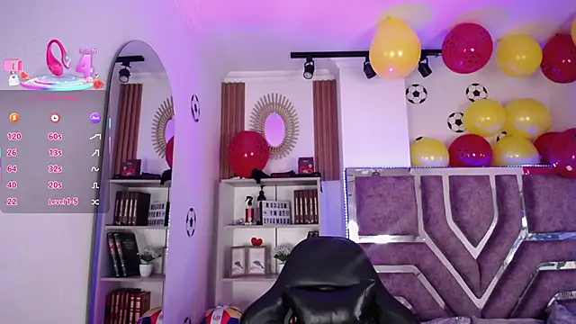 Snapshot of Eva__Walker chatting on June 14, 10:34 pm Eva Walker online show from June 14, 10:34 pm