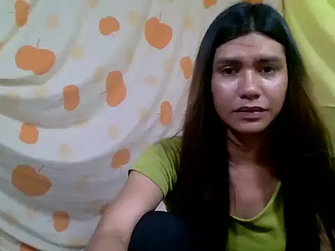 Snapshot of luna_veille chatting on May 12, 2:19 am luna veille online show from May 12, 2:19 am
