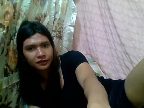 Snapshot of luna_veille chatting on May 18, 5:52 pm luna veille online show from May 18, 5:52 pm