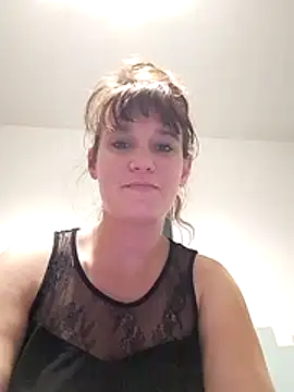 Snapshot of Maggie38 chatting on May 23, 11:58 am Maggie38 online show from May 23, 11:58 am