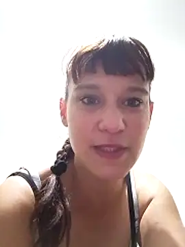 Snapshot of Maggie38 chatting on May 28, 8:33 am Maggie38 online show from May 28, 8:33 am