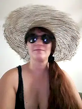 Snapshot of Maggie38 chatting on July 18, 4:00 pm Maggie38 online show from July 18, 4:00 pm
