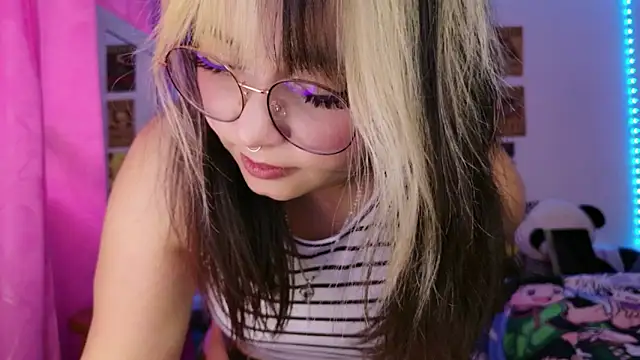 ZoeyDoll  online show from April 26, 9:34 pm