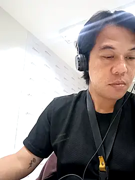 Snapshot of akiramoore chatting on June 4, 1:55 am akiramoore online show from June 4, 1:55 am