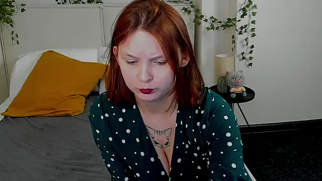 Snapshot of Charlotte_Stee chatting on June 2, 2:02 am Charlotte Stee online show from June 2, 2:02 am