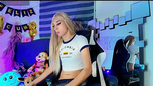 Snapshot of Jesica_tan chatting on June 25, 4:12 am Jesica tan online show from June 25, 4:12 am