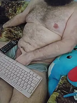 Snapshot of BriTheTopBear chatting on June 10, 9:08 am BriTheTopBear online show from June 10, 9:08 am