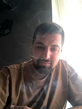 Snapshot of Attila2701 chatting on April 11, 8:07 am Attila2701 online show from April 11, 8:07 am