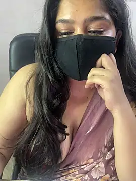 Snapshot of sarasofiaa_ chatting on June 24, 5:56 pm sarasofiaa online show from June 24, 5:56 pm