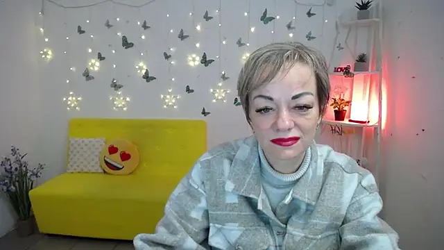 Snapshot of NikaMayu chatting on May 6, 5:25 am NikaMayu online show from May 6, 5:25 am