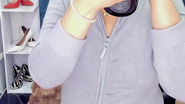 Snapshot of IsadoraVex chatting on June 4, 1:39 pm IsadoraVex online show from June 4, 1:39 pm