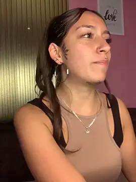Snapshot of DulceLatinaxo chatting on June 4, 9:10 pm DulceLatinaxo online show from June 4, 9:10 pm
