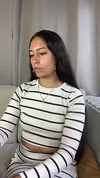 Snapshot of DulceLatinaxo chatting on June 5, 9:42 pm DulceLatinaxo online show from June 5, 9:42 pm