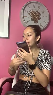 Snapshot of DulceLatinaxo chatting on July 1, 7:13 pm DulceLatinaxo online show from July 1, 7:13 pm