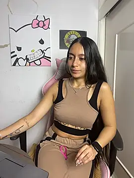 Snapshot of DulceLatinaxo chatting on July 7, 1:08 am DulceLatinaxo online show from July 7, 1:08 am