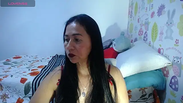 Snapshot of Tyna_b chatting on July 24, 6:22 am Tyna b online show from July 24, 6:22 am