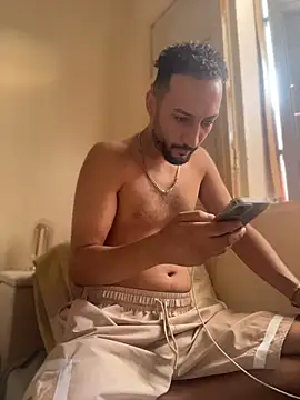 Snapshot of legende59 chatting on July 16, 10:43 am legende59 online show from July 16, 10:43 am