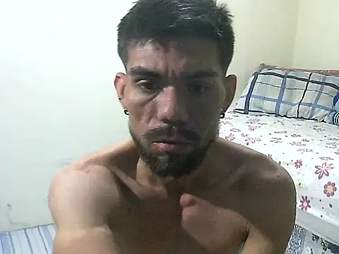 Snapshot of thomas2wood chatting on July 13, 3:20 am thomas2wood online show from July 13, 3:20 am
