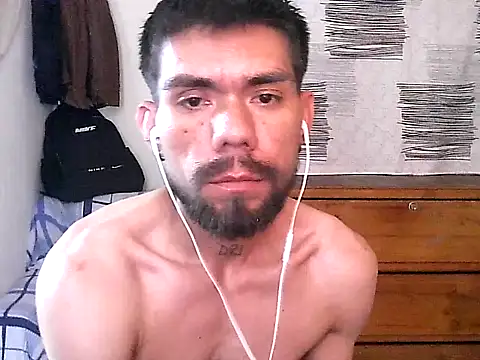 Snapshot of thomas2wood chatting on July 22, 7:05 pm thomas2wood online show from July 22, 7:05 pm