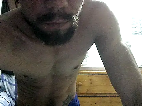 Snapshot of thomas2wood chatting on July 23, 1:58 am thomas2wood online show from July 23, 1:58 am